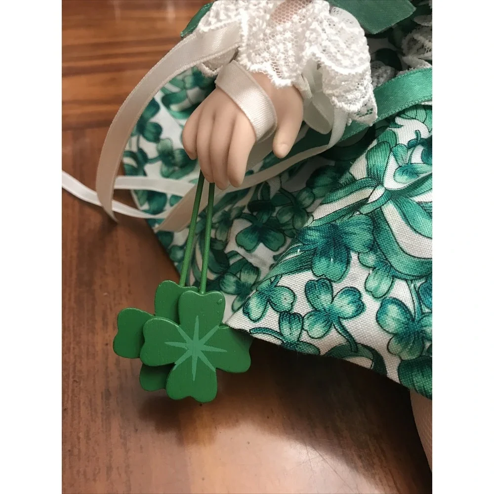 Betty Jane Carter Doll Goebel‎ 1995 1426/2000 St Patrick’s day clovers Irish